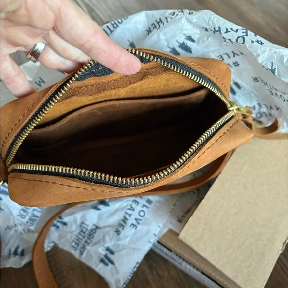 Portland Leather Goods Dakota Camera Bag - Picture 3 of 5